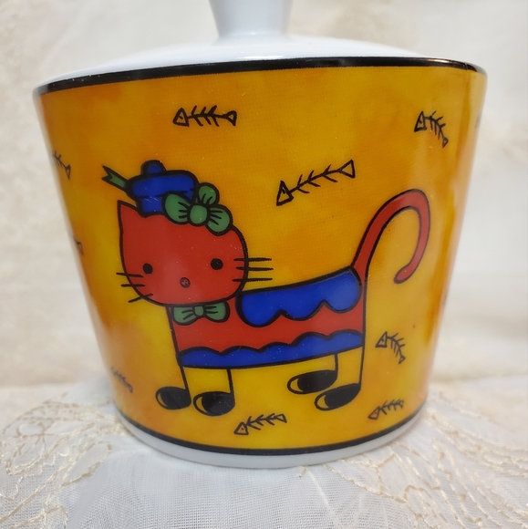 Porcelain Sugar Bowl and Creamer - Picture 7 of 16